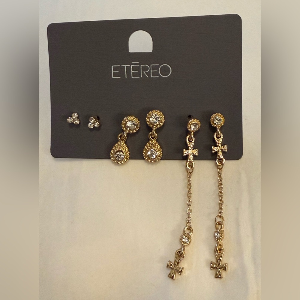 ⭐️NEW ETEREO Gold Tone Earrings Set with Faux Diamond Crystals